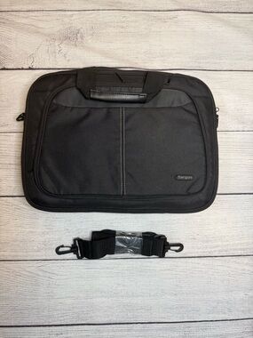 New Targus Laptop Bag